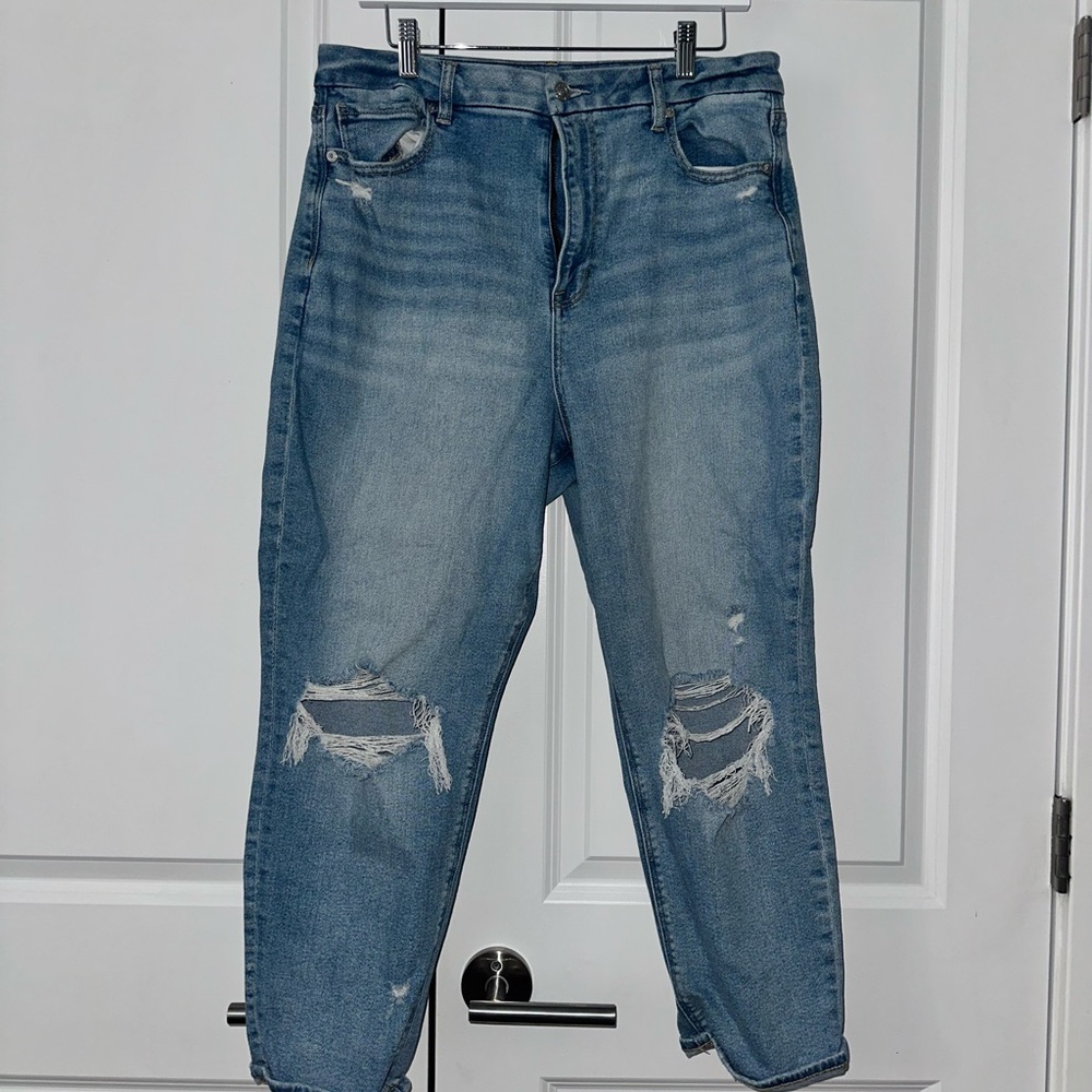 American Eagle Outfitters Light Blue Distressed Boyfriend Jeans